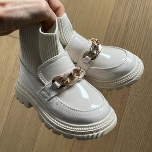NEW Beige Gold Chain Toddler Patent Boot Sz 25!